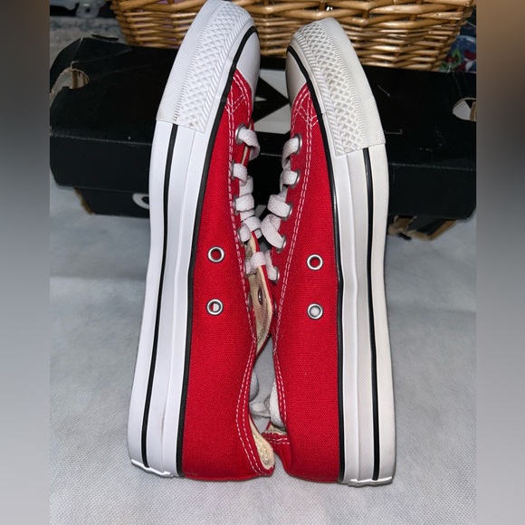 Converse All Stars- Women’s 7- New With A Call Out (See Description) - Picture 3 of 7